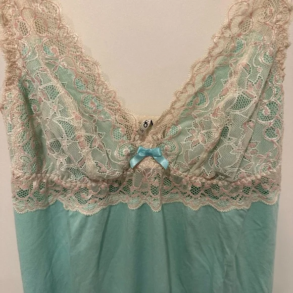 100% cotton Romantic Mint and Cream Chemise with Lace Detail - Picture 2 of 2
